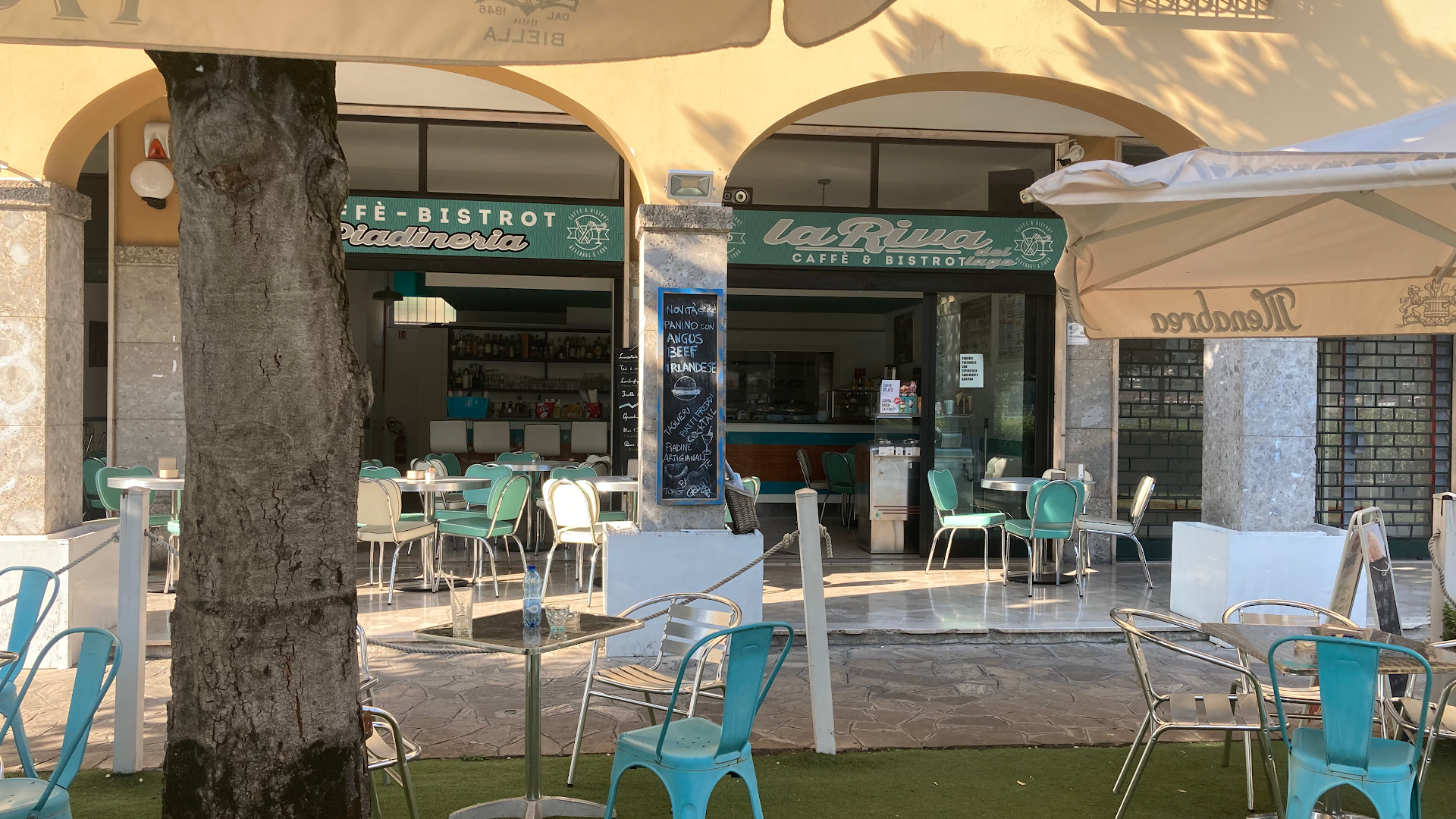 La riva del lago - Bar- Piadineria - Cocktail- Hamburgheria · Foto 2